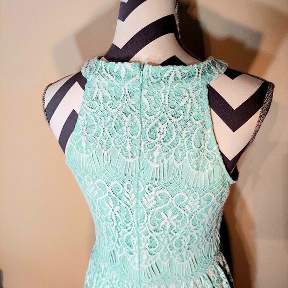 GUC Pinky Sherbert Green Sleeveless Lace Mini Dress Womens - Picture 3 of 9